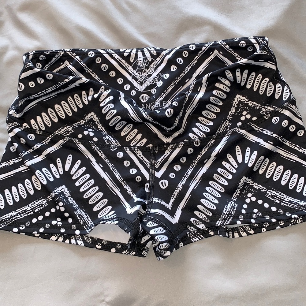 Left Coast Vibes Co. size medium shorts